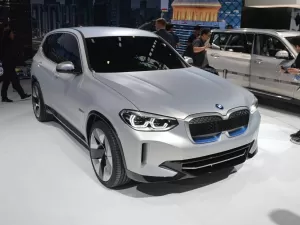 BMW Concept iX3 prevê versão 100% elétrica que chega em 2020