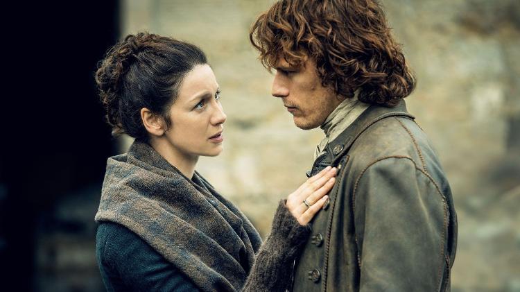 Claire (Caitriona Balfe) e Jamie Fraser (Sam Heughan) em cena de "Outlander" - Divulgação - Divulgação