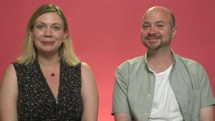 Amanda, de 35 anos, diz que falta de tempo causada pelo trabalho tirou o seu desejo sexual - BBC - BBC