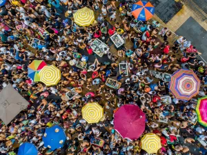 Aproveitar o Carnaval de rua sem descuidar da saúde é possível; saiba como