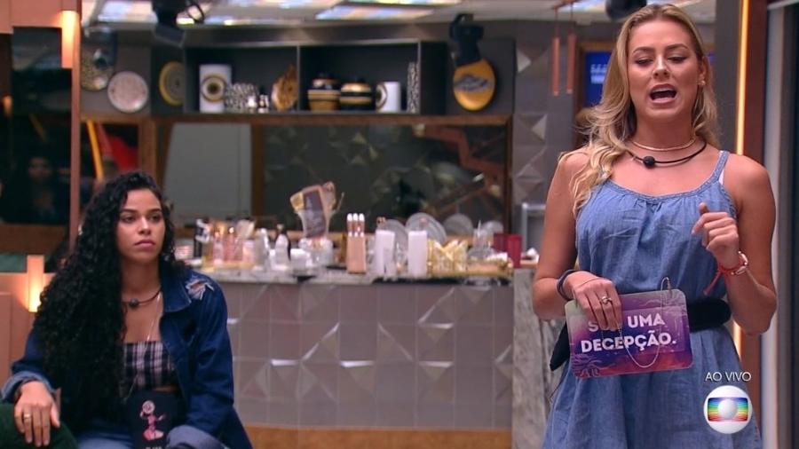Elana e Isabella durante o jogo da discórdia - Reprodução/Globoplay