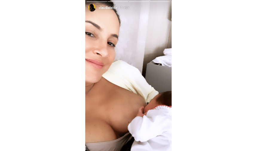 Claudia Leitte amamenta a filha, Bela - Reprodução/Instagram