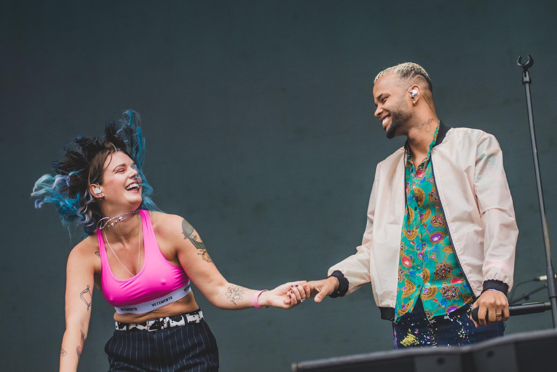 Tove Lo e MC Zaac - Fernanda Tiné/UOL