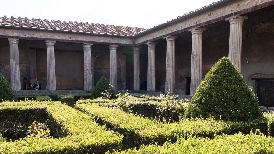 Jardins ornamentais em casas de Pompeia, na Itália - Divulgação/www.visitpompeiivesuvius.com