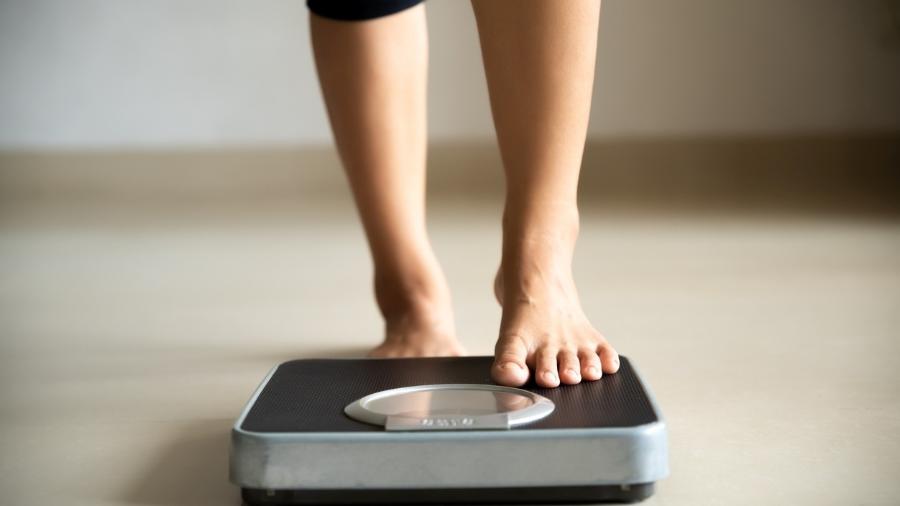Para além dos quilos: balança inteligente mede gordura e outros índices - iStock