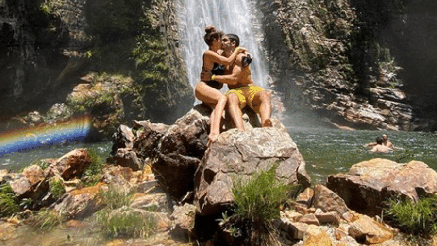 Fernanda Paes Leme curte fim de semana em cachoeira com namorado - Reprodução/Instagram