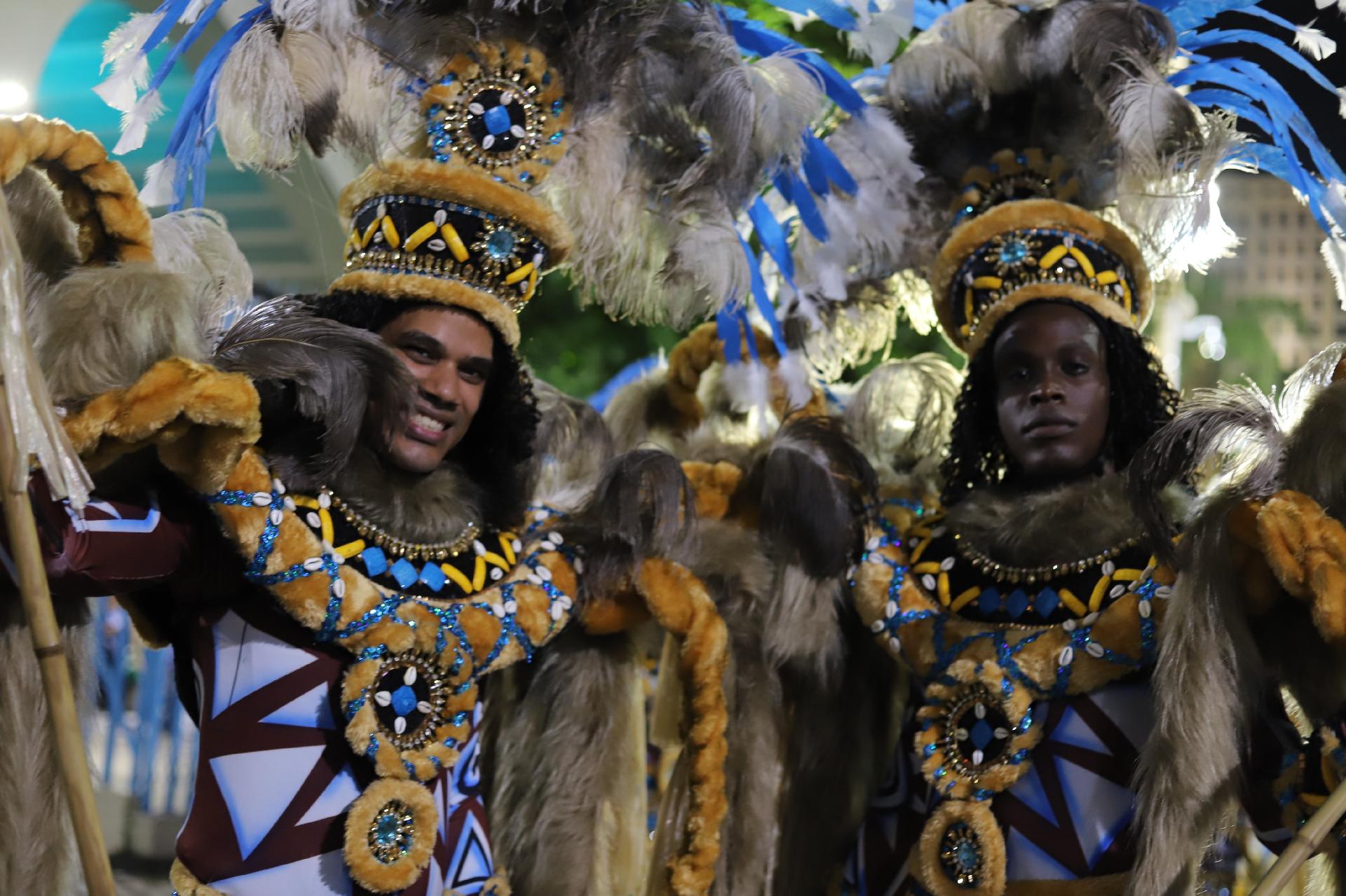 23.abr.2022 - Concentração do desfile da Vila Isabel - Zô Guimarães/UOL