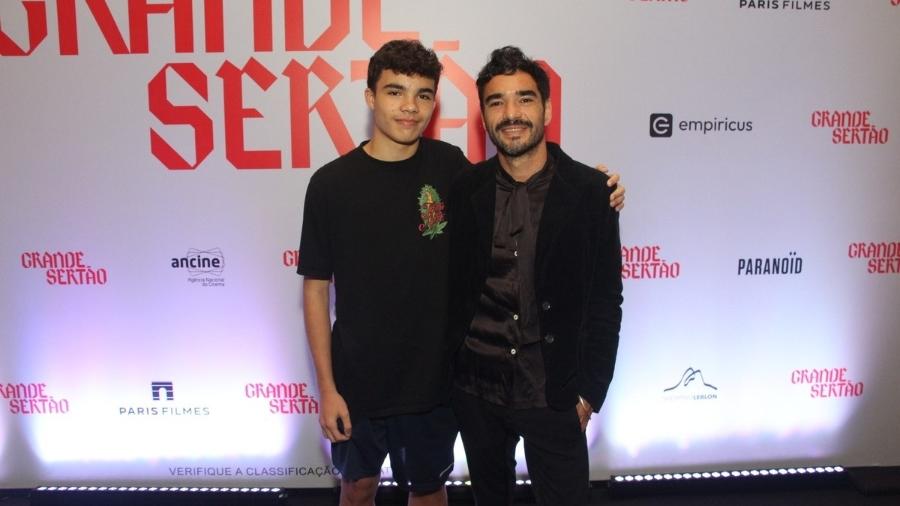 Caio Blat levou o filho caçula, Bento, para a première de seu novo filme