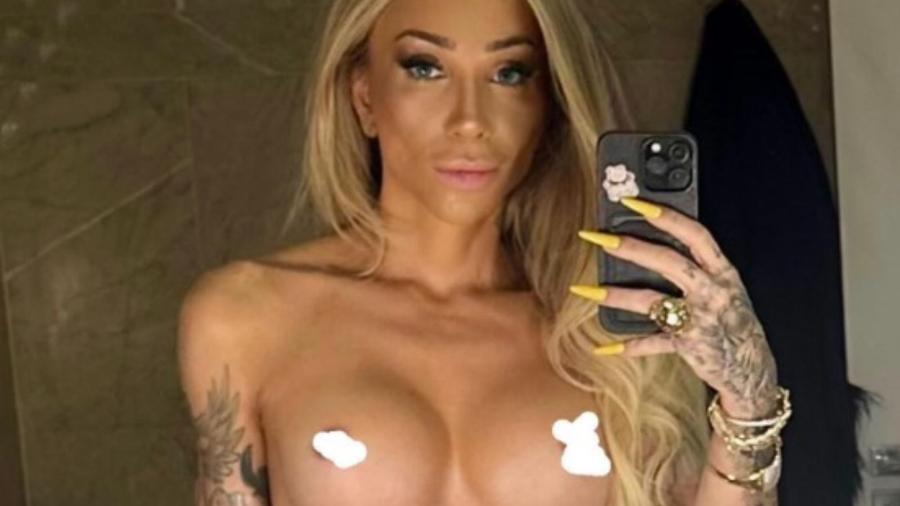 Maya Massafera posta foto de topless