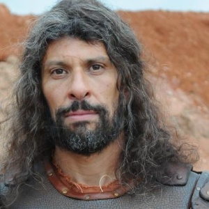 Milhem Cortaz como Calebe na novela "A Terra Prometida" - Munir Chatack/Record - Munir Chatack/Record