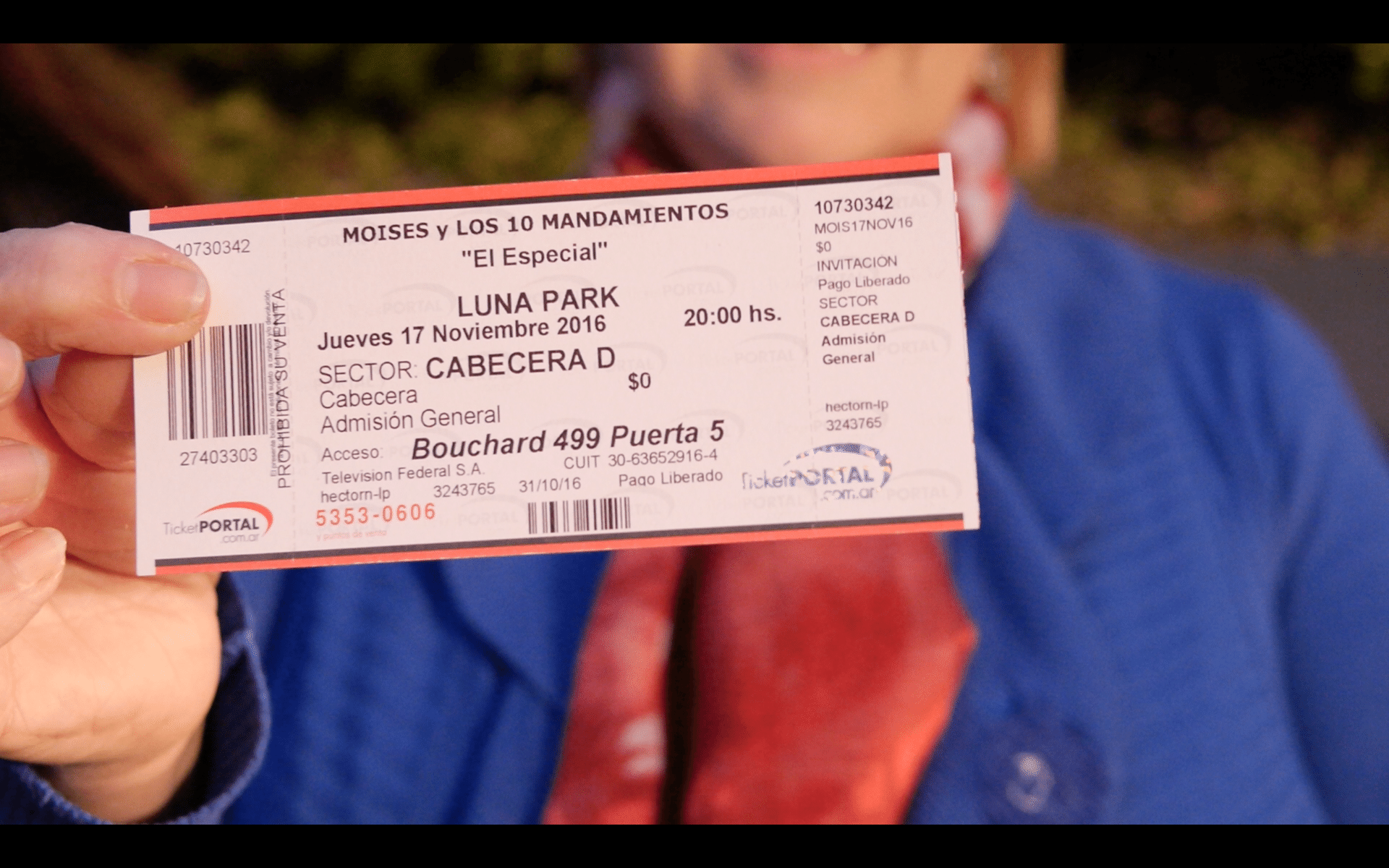 17.nov.2016 - Ingresso para acompanhar a transmissão da abertura do Mar Vermelho no Luna Park, uma tradicional casa de espetáculos de Buenos Aires - Grégoire Bouquet/UOL