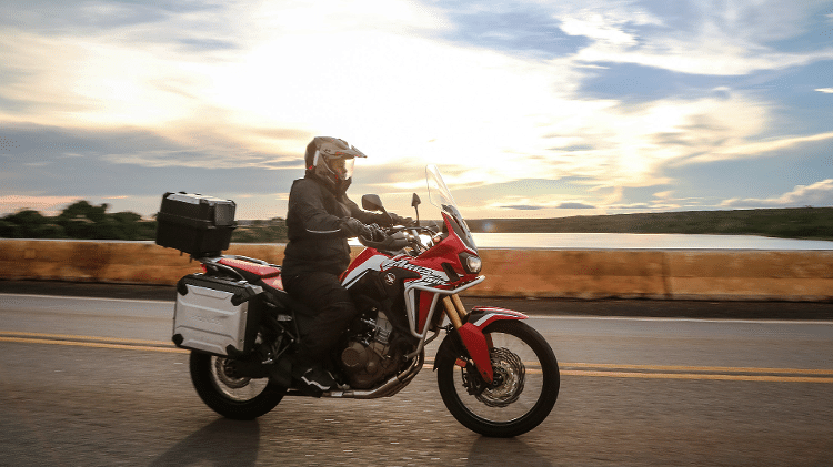 Honda Africa Twin vale R$ 75 mil? Rodamos 6 mil km para responder - 12 ...