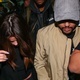 Em meio a tumulto, Selena Gomez e The Weeknd desembarcam no aeroporto de Guarulhos, em São Paulo sob forte escolta de seguranças - Raphael Castello/AgNews
