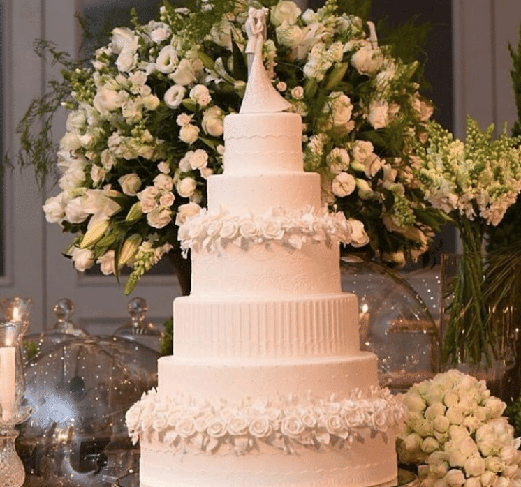 Aqui, o bolo no detalhe - Reprodução/Instagram