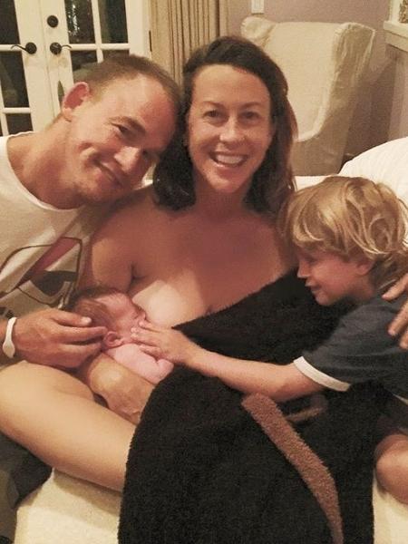 Alanis Morissette com a família - Reprodução/Instagram - Reprodução/Instagram