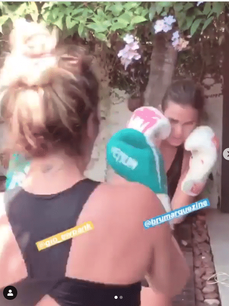 Giovanna Ewbank e Bruna Marquezine fazem treino de luta juntas - Reprodução/Instagram