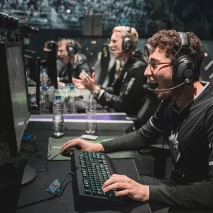 Esports e oportunidades de carreira: para além do jogo profissional - REVIL