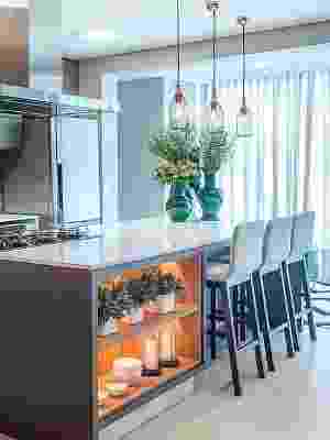 Cozinha com ilha: inspire-se em modelos clássicos e modernos para ter a sua  - 04/09/2020 - UOL Nossa
