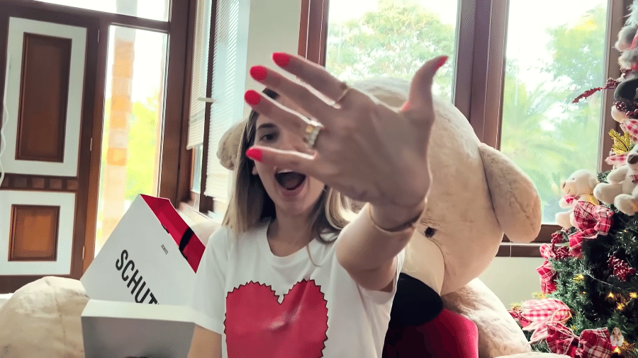 Virgínia Fonseca ganha anel de diamantes no Natal - Youtube/Reprodução