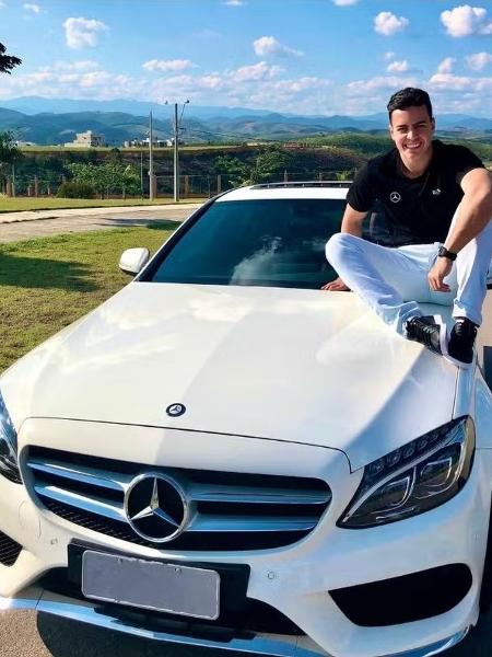 Vitor Vieira publicava seus carros de luxo nas redes sociais 