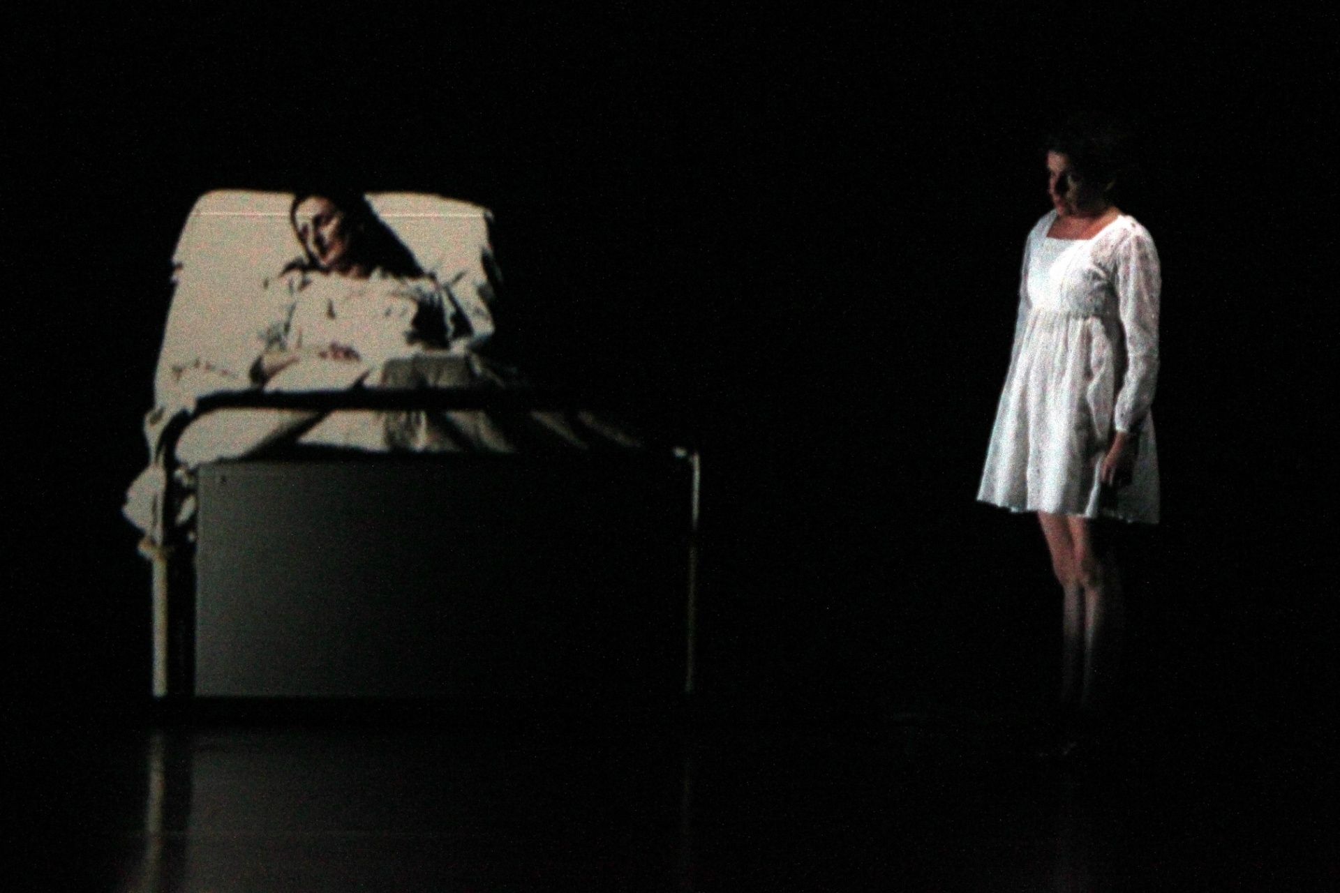 4.mar.2016 - "Cinderela" na abertura da 3ª Mostra Internacional de Teatro de São Paulo no Auditório Ibirapuera - Sergio Castro