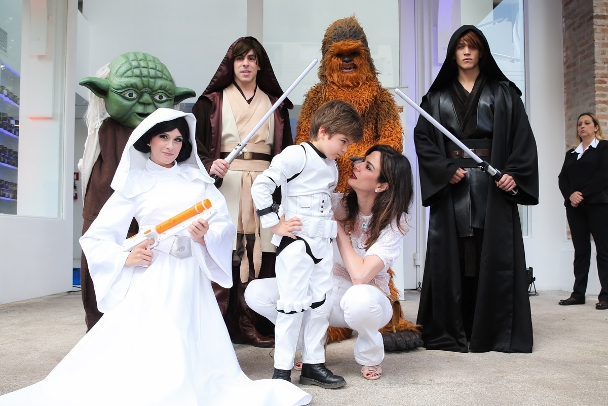 17.mar.2016 - Luciana Gimenez comemora os 5 anos do filho, Lorenzo Gabriel, em um buffet em Moema, zona sul de São Paulo. O tema escolhido foi "Star Wars" - Manuela Scarpa/Brazil News