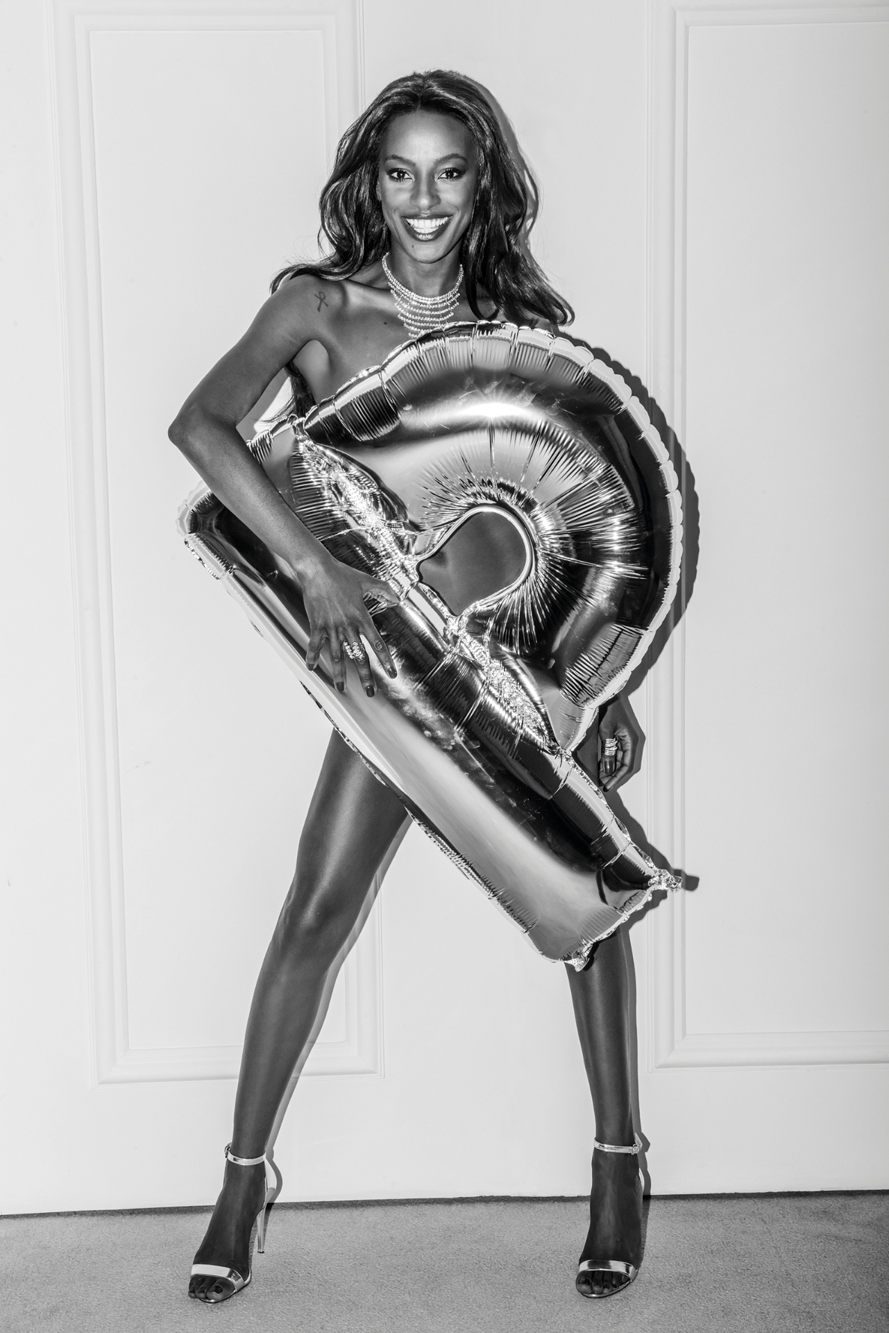 10.ago.2016- "Playboy" divulga a primeira foto de Pathy Dejesus no ensaio da edição comemorativa de 41 anos da revista - Jacques Dequeker