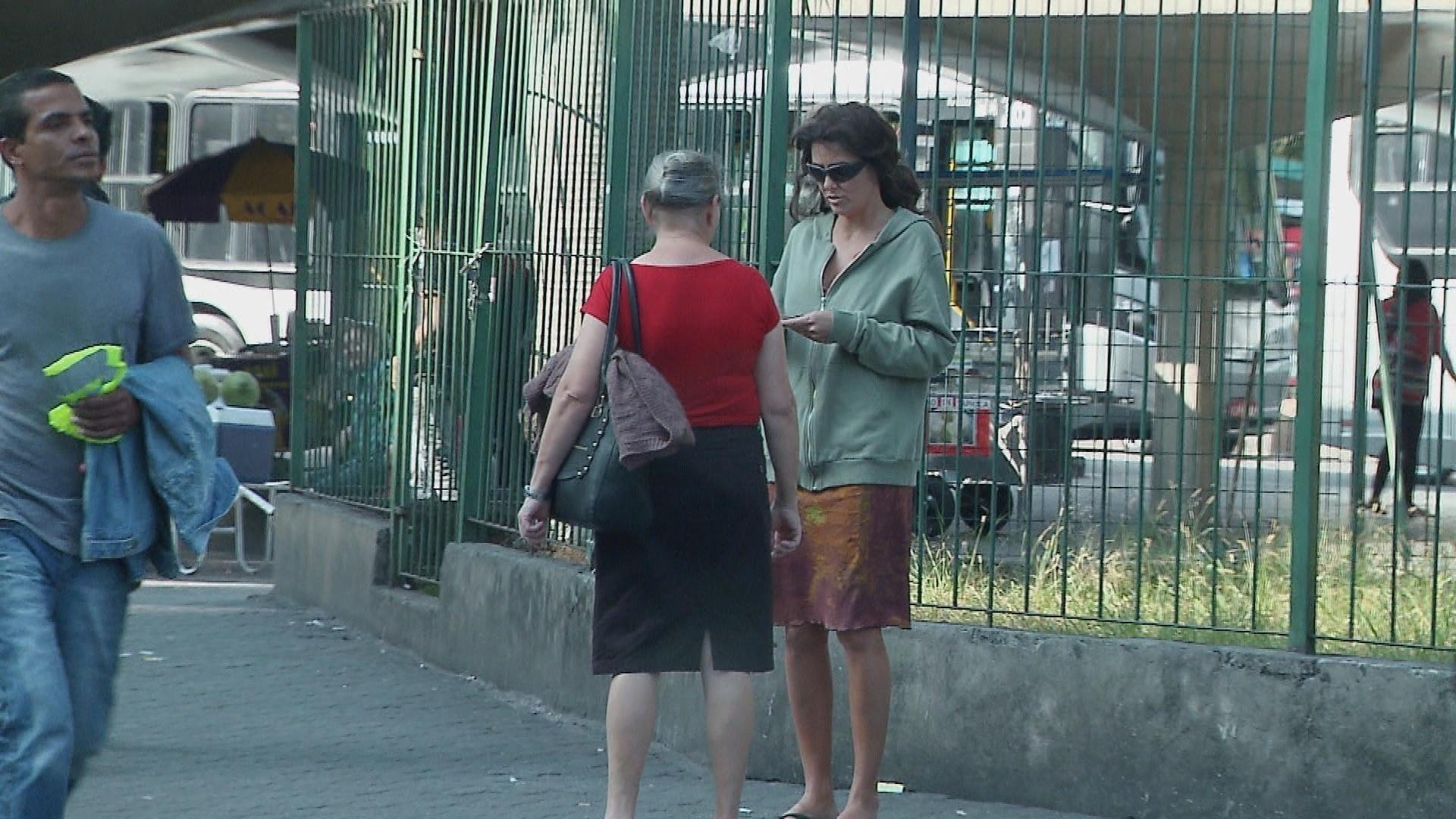 Ticiane Pinheiro aparece irreconhecível no quadro ?Teste da Vida Real?, do "Programa Gugu" - Divulgação/TV Record