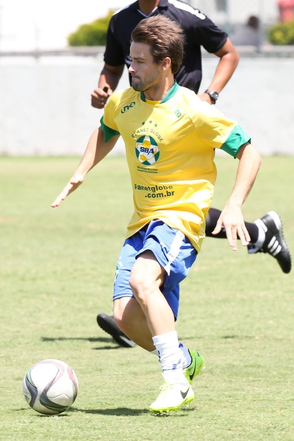 O ex-BBB Rafael Licks também participou da comemoração - Roberto Filho/Brazil News