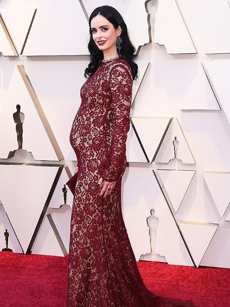 Krysten Ritter, grávida, no tapete vermelho do Oscar - Reprodução/Twitter
