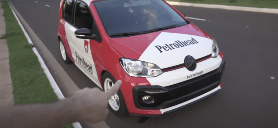 Youtuber Luan, do canal PetrolHead, anunciou que vai sortear seu VW Up TSI preparado entre os inscritos; prática é clandestina, segundo Ministério da Economia - Reprodução