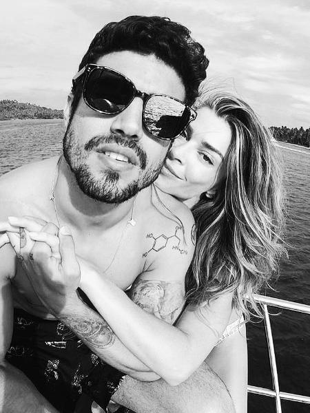 Caio Castro posta foto romântica com Grazi Massafera - Divulgação/Instagram