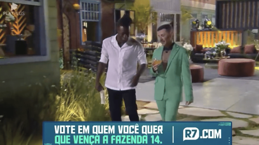 A Fazenda 2022: Alex diz que não está falando com Tati e Thomaz - Reprodução/PlayPlus