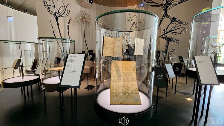 Cartas de amor de H.C. Andersen para homens e mulheres no museu em Odense, na Dinamarca