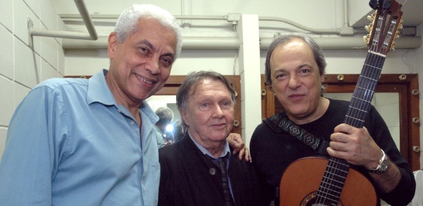 Fernando Faro com Paulinho da Viola e Toquinho no musical "Faro 80 – o Show"  - Jair Bertolucci/CEDOC