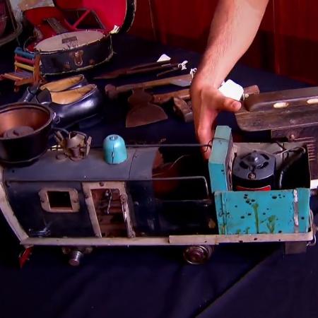 "Trem das onze" construído por Adoniran Barbosa está entre as relíquias deixadas pelo sambista - Reprodução/TV Globo - Reprodução/TV Globo