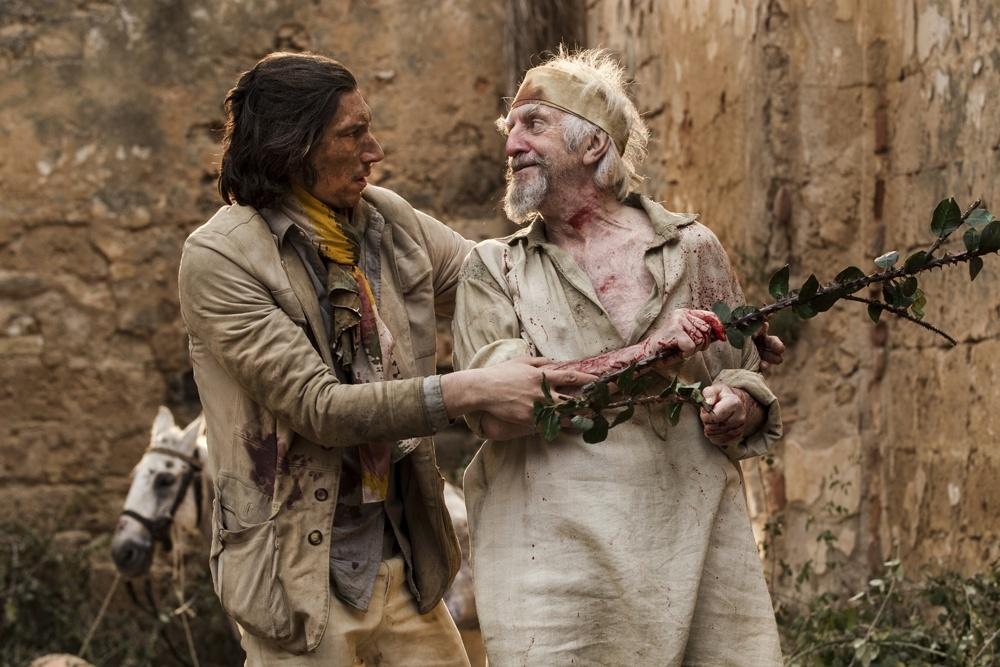 Jonathan Pryce e Adam Driver em cena de "The Man Who Killed Don Quixote" (2018) - Divulgação