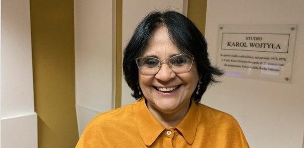 Entrevista à Rádio Vaticano | Damares critica 'ativismo pró-aborto' no Brasil e diz: 'É um novo momento'