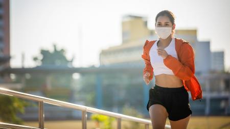 roupa de exercício físico - iStock - iStock