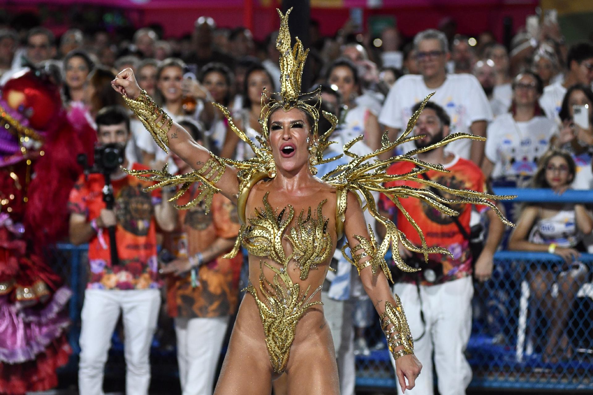 Lore Improta com a Viradouro no Desfile das Campeãs - Lucas Landau/UOL