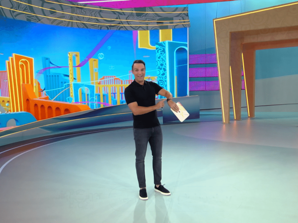 Tadeu 'entrega' BBB 24 na hora e brinca com Lo Prete ao vivo