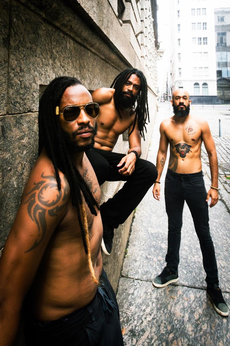 O trio Black Pantera