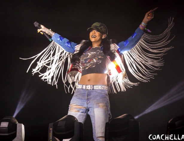 17.abr.2016 -Rihanna faz participação em show de Calvin Harris no Coachella - Coachella/Divulgação