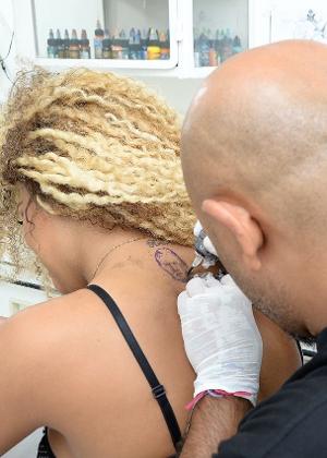 O tatuador contou que queria fazer um desenho maior para valorizar os detalhes - J. Domingos/Divulgação - J. Domingos/Divulgação