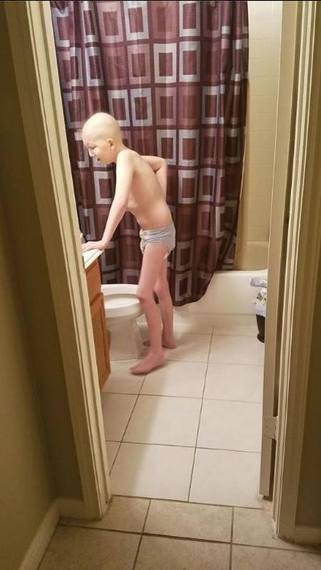O garoto americano Drake Medinger, que trava uma batalha contra um câncer testicular  - Reprodução/Facebook
