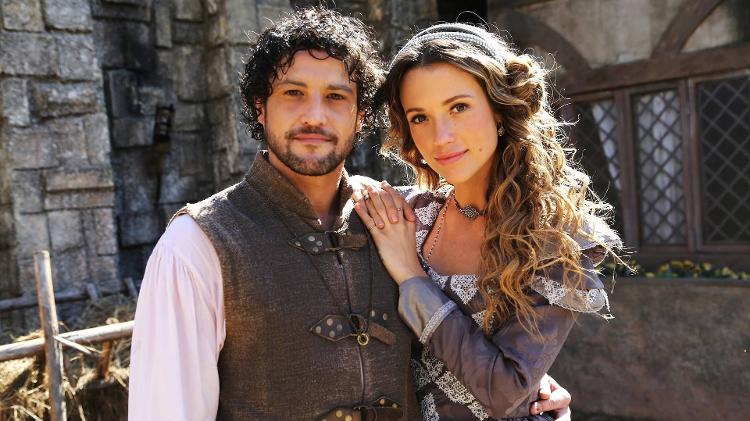 Juliana Didone e Alexandre Slaviero nos bastidores de "Belaventura" - Munir Chatack/Divulgação/Record TV - Munir Chatack/Divulgação/Record TV