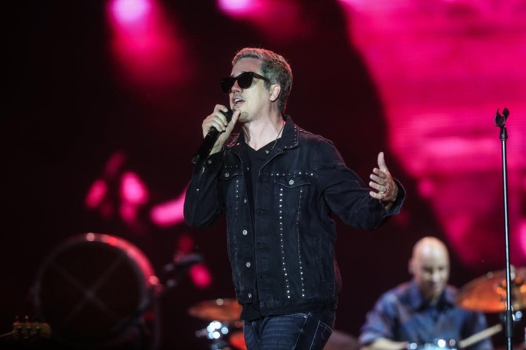 Vocalista do Jota Quest se apresenta coma banda mineira no Palco Mundo do Rock in Rio - Zanone Fraissat/Folhapress