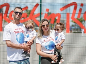 Michel Costa e Erika Costa com os bebźs Pedro e Cecķlia Costa - Marco Antonio Teixeira/UOL - Marco Antonio Teixeira/UOL