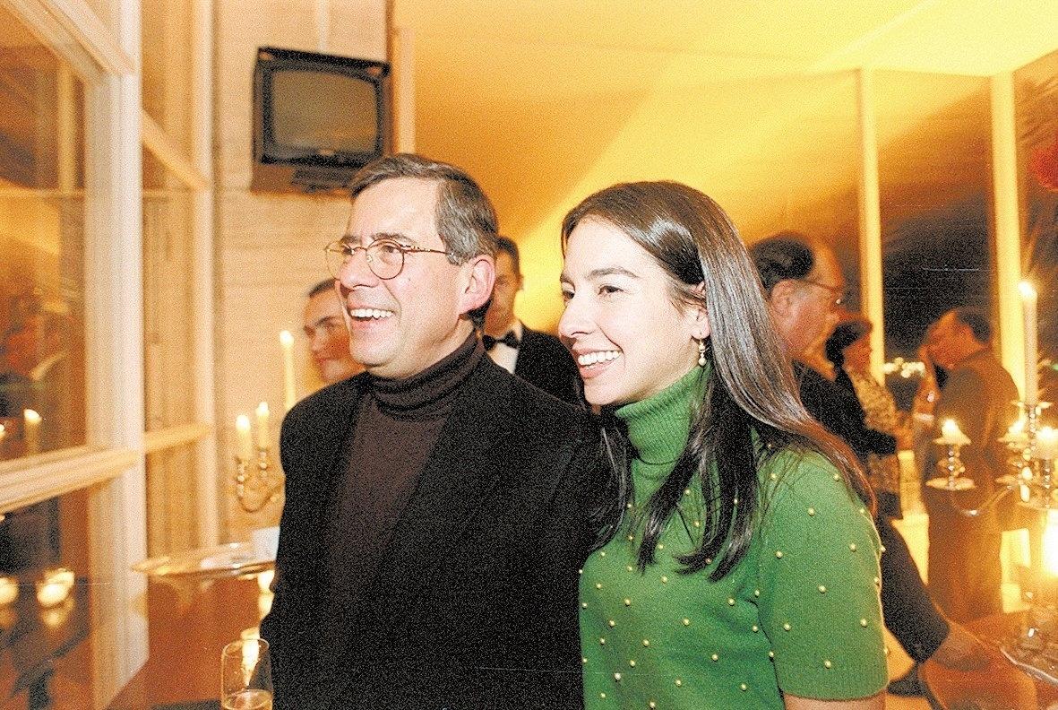 Paulo Henrique Amorim com a filha, Maria Amorim, em 2001 - Ana Ottoni/Folhapress