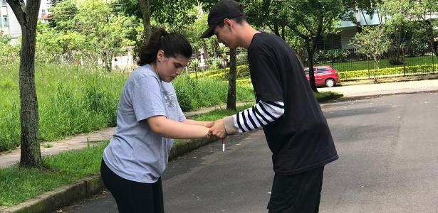 VivaBem | Skate adaptado ajudou Paulinha a enfrentar epilepsia e a aproximou do irmão